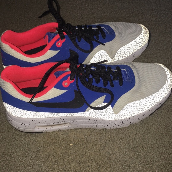 Nike Other - Nike air max, reflective shoes